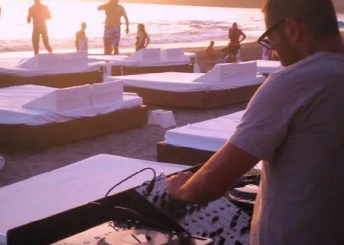 Playa Y Sol !!! Parking Y Wifi Gratis Lägenhet